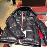 Moncler Montbeliard short down jacket